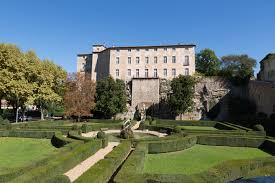 CHATEAU ENTRECASTEAUX