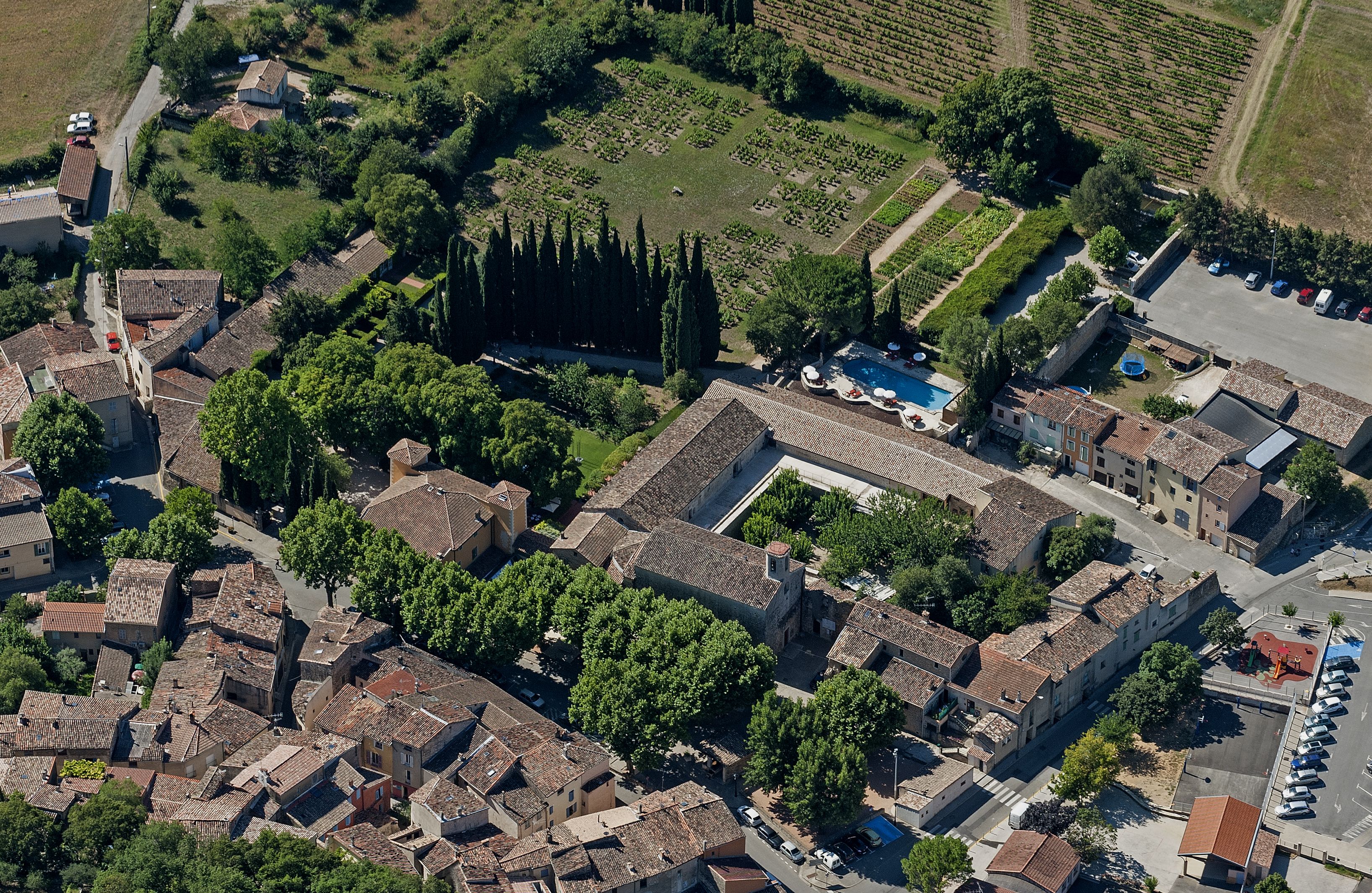 Vue aérienne de l'abbaye de la Celle